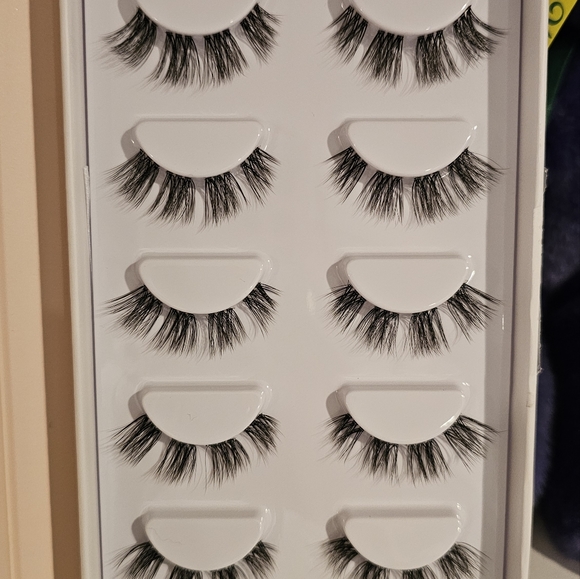 The Wink lash extensions - Picture 7 of 8